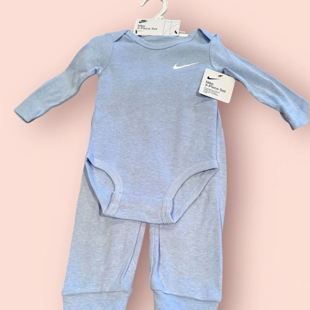 NWT Nike Light Blue Baby One-Piece Set Long & Short Sleeve Bodysuit & Pants 9M - Picture 2 of 8